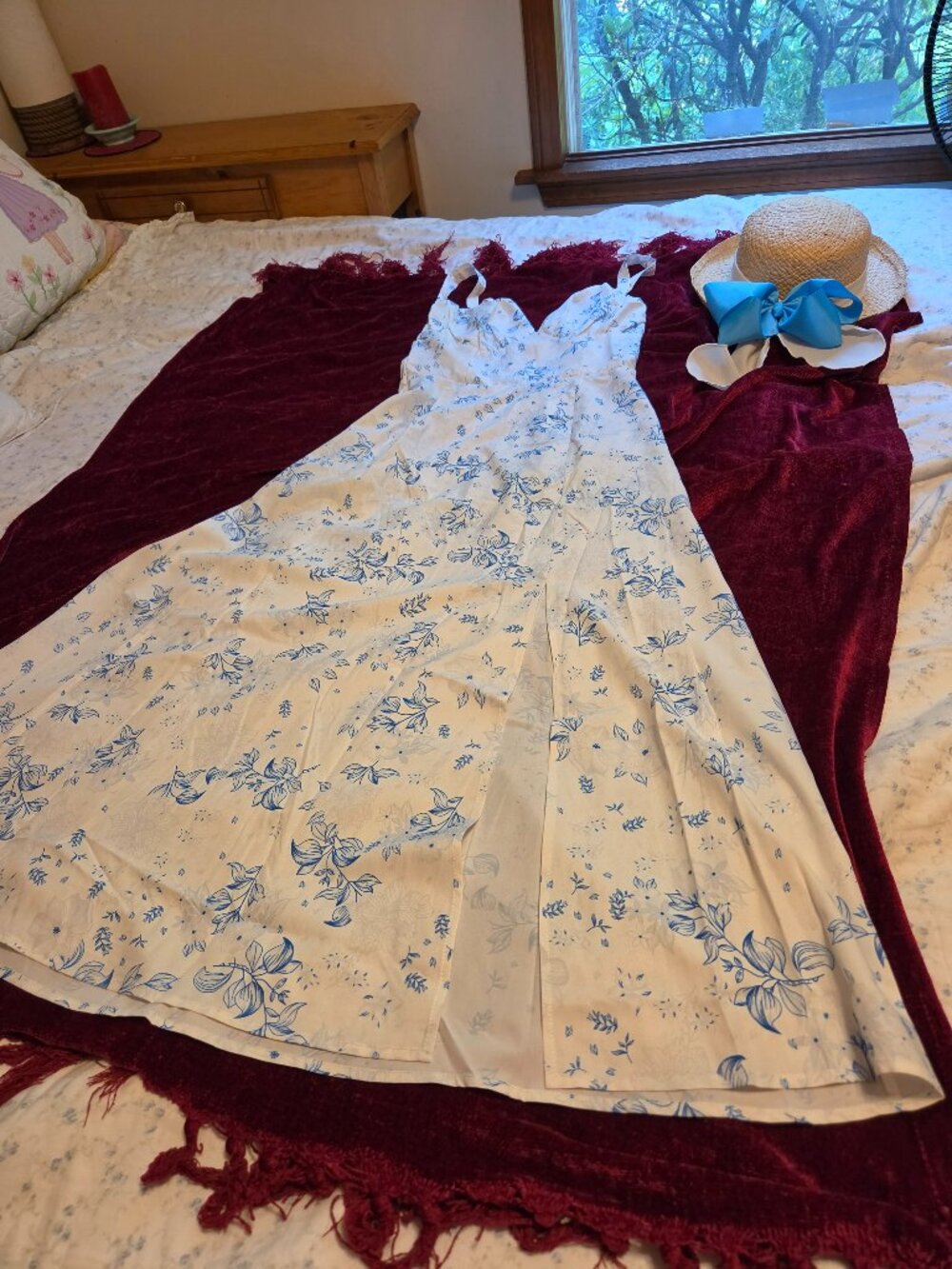 SWEET BLUE AND WHITE FLORAL CORSET DRESS .SO LOVELY...small